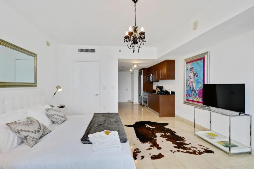 Bright Studio in Brickell by Sonder