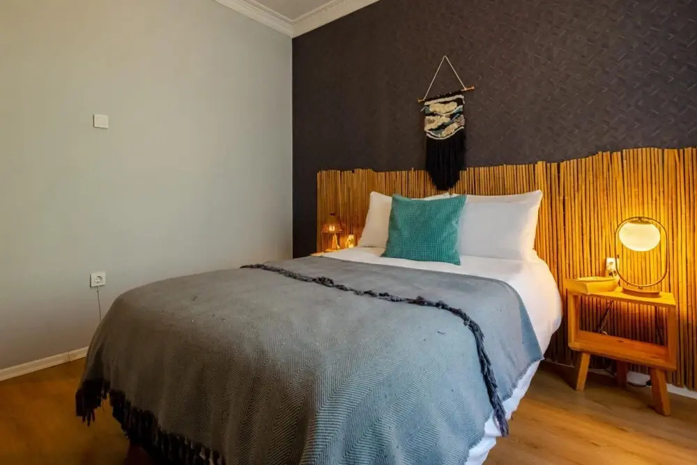Eclectic Flat Near Metro With Terrace in Kadikoy