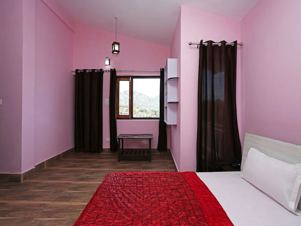 OYO 10946 Home 3BHK Lake View Rainbow Cottage Bhimtal