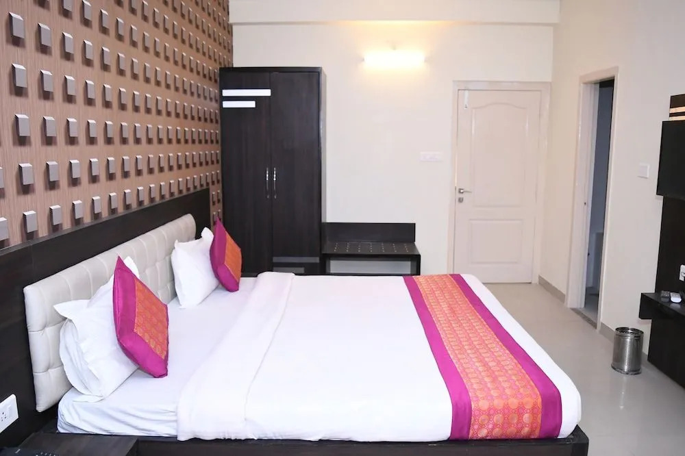 Ganga Darshanam Guesthouse at Dashashwamedh Ghat