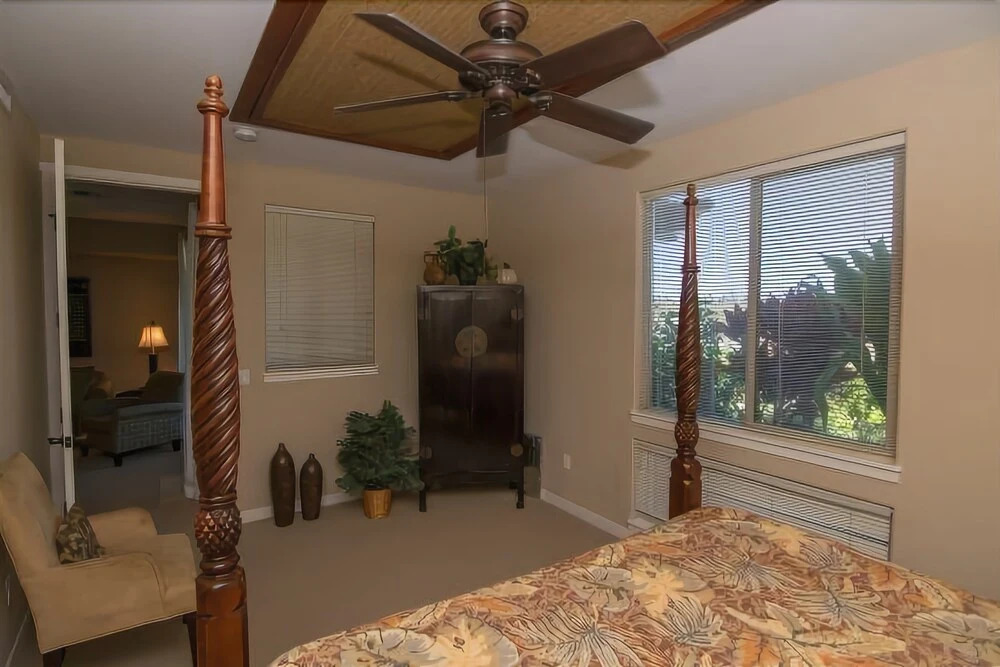 Close To The Beach, Shopping And Adventures!  3 Bed  3 Bedroom Condo