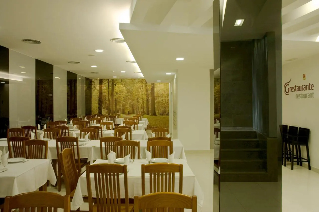 Hotel Genesis