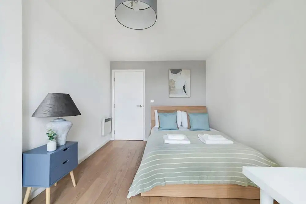 Stunning 2B Vauxhall Apt near Thames & Tube