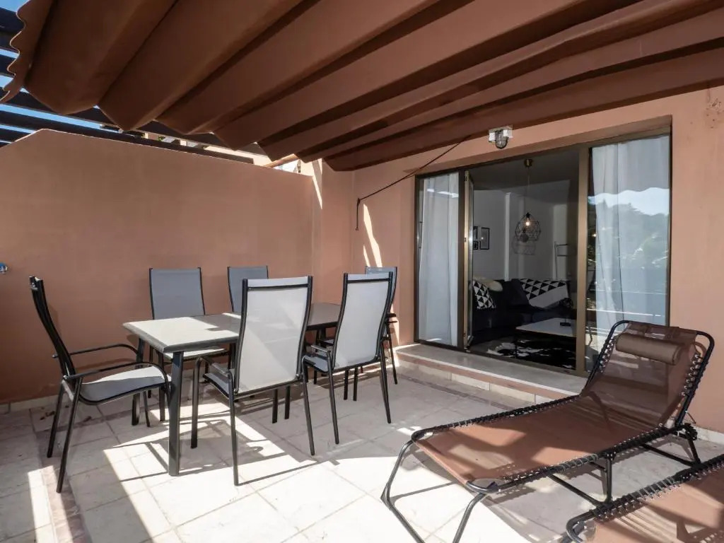2297 Superb 2 bedrooms with seaview