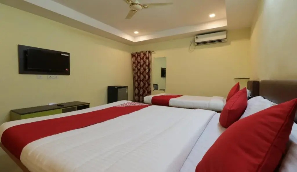 Collection O Nellore Subbareddy Government Hospital Formerly Hotel Rama Royal