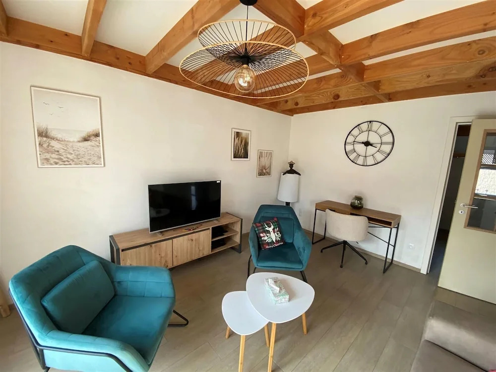 Beautiful Polder House Near Koksijde
