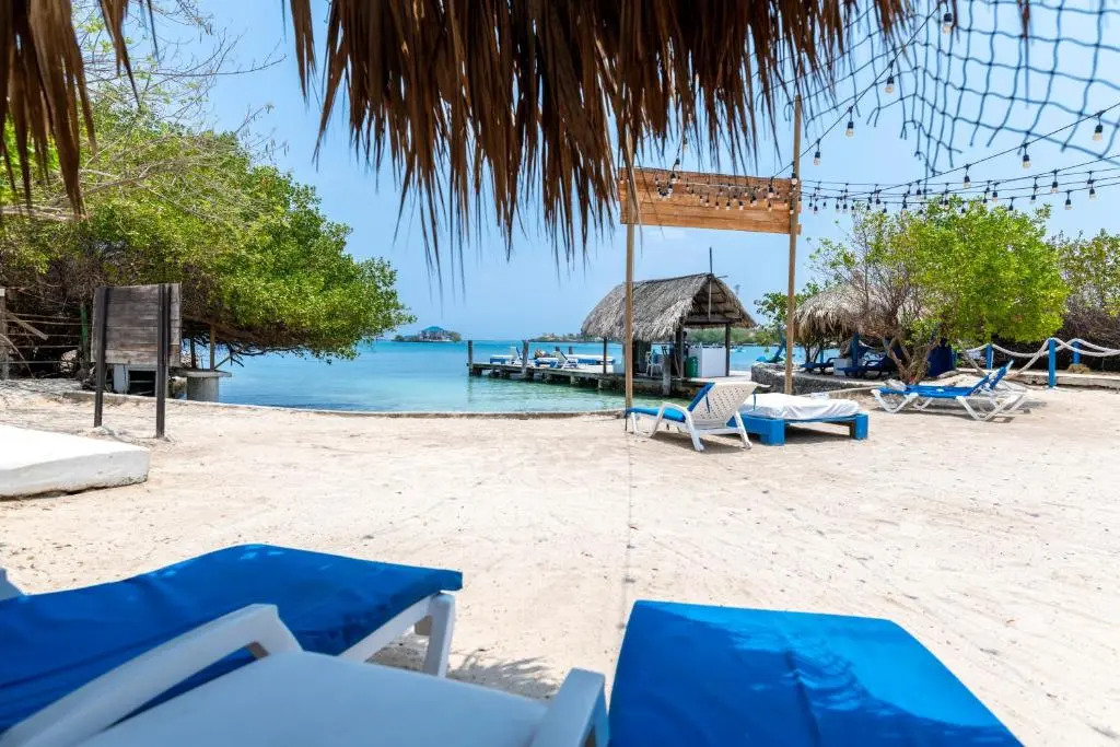 Isla Rosa Boutique by NOMAD GURU