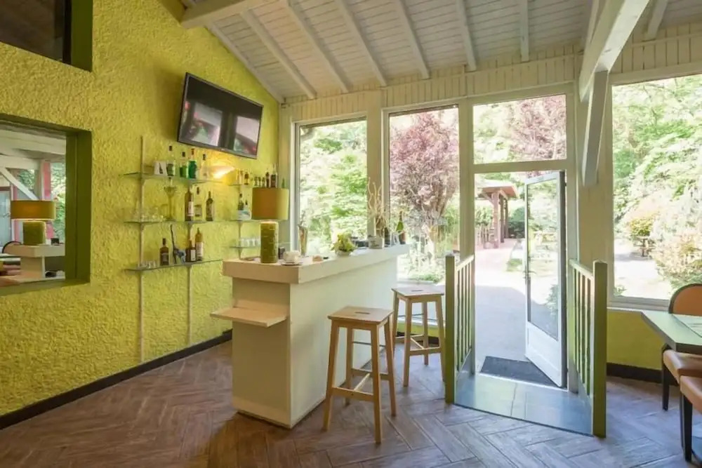 Logis Hôtel La Cascade - Lyon Nord