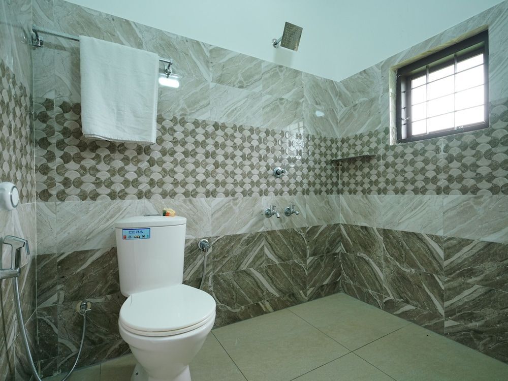OYO 23388 Fathima Residency