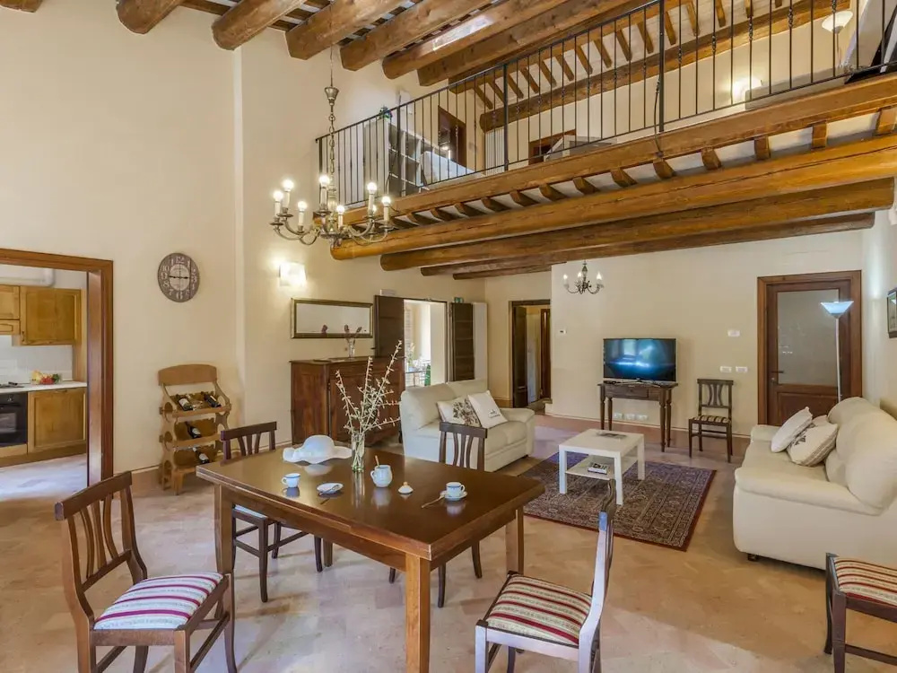 Beautiful Villa in Belforte All'isauro With Swimming Pool