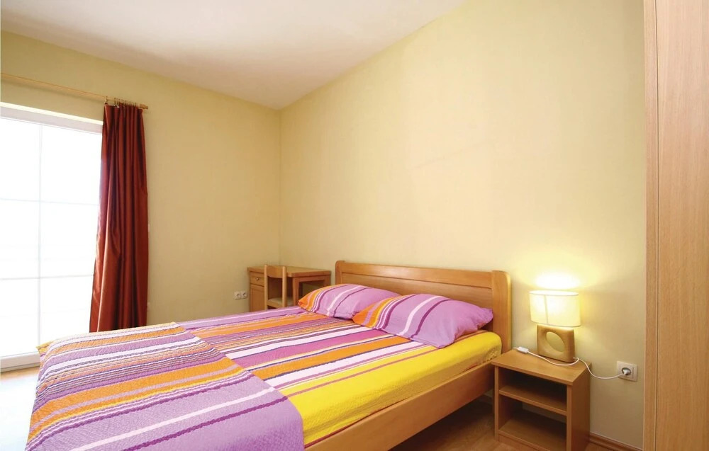 Amazing Home in Srima With Wifi and 2 Bedrooms