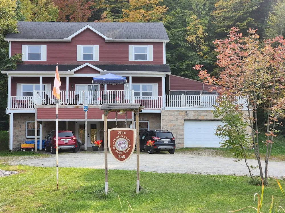 Gîte Le Trésor Caché Bed & Breakfast