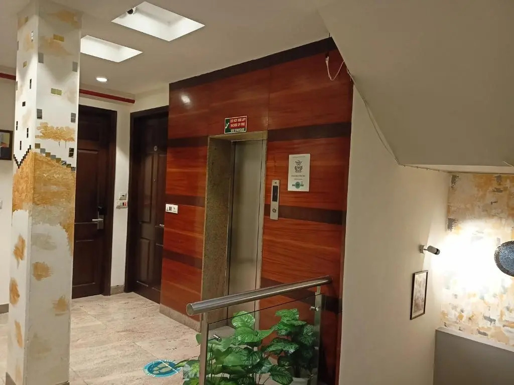 Cosy Grand, Chanakyapuri by The Cosy Hotels