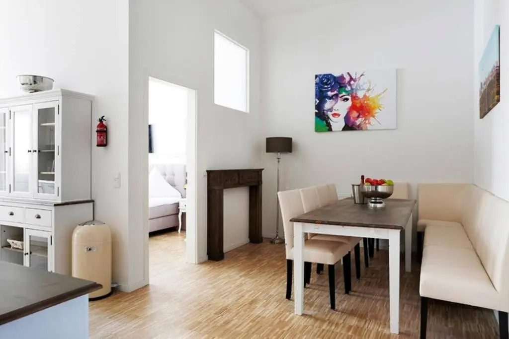SC 6 Cozy Family & Business Flair welcomes you - Rockchair Apartments