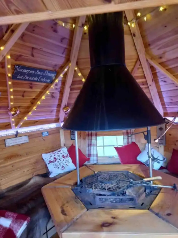 Meagill Farmhouse, hot Tub, bbq hut