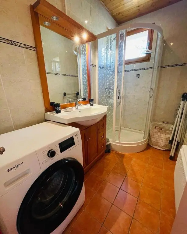 Appartement rénové à 200m de la plage + garage