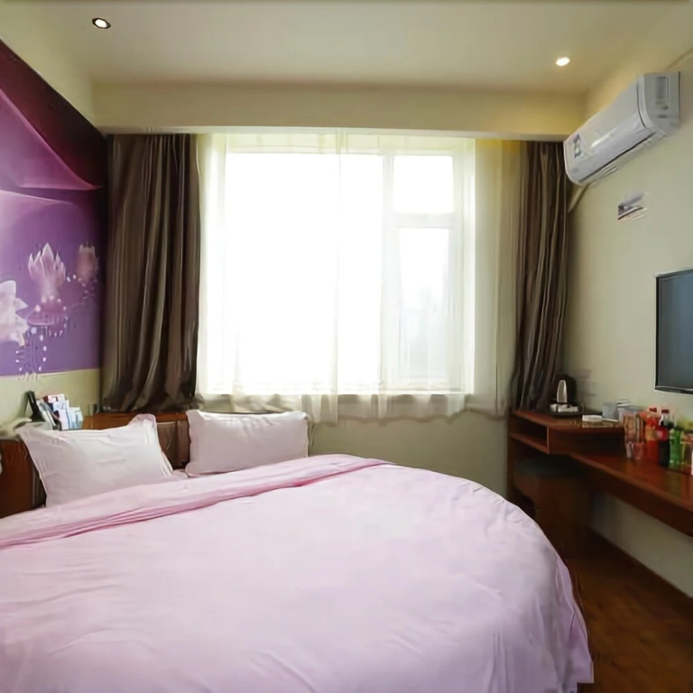 Yilai Hotel (Changchun Heping Street store)