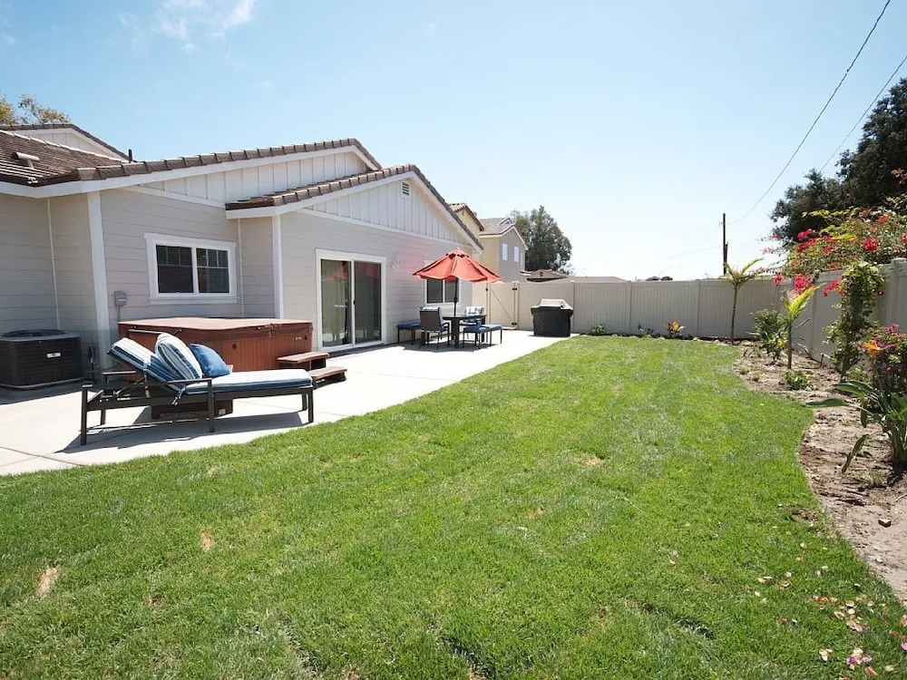 Mickey's Beach House 6 Bedrooms 3.5 Bathrooms Home