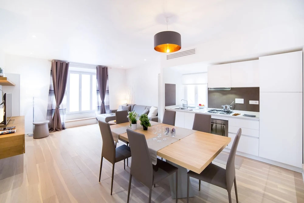 Rent In Rome - Valentino Luxury