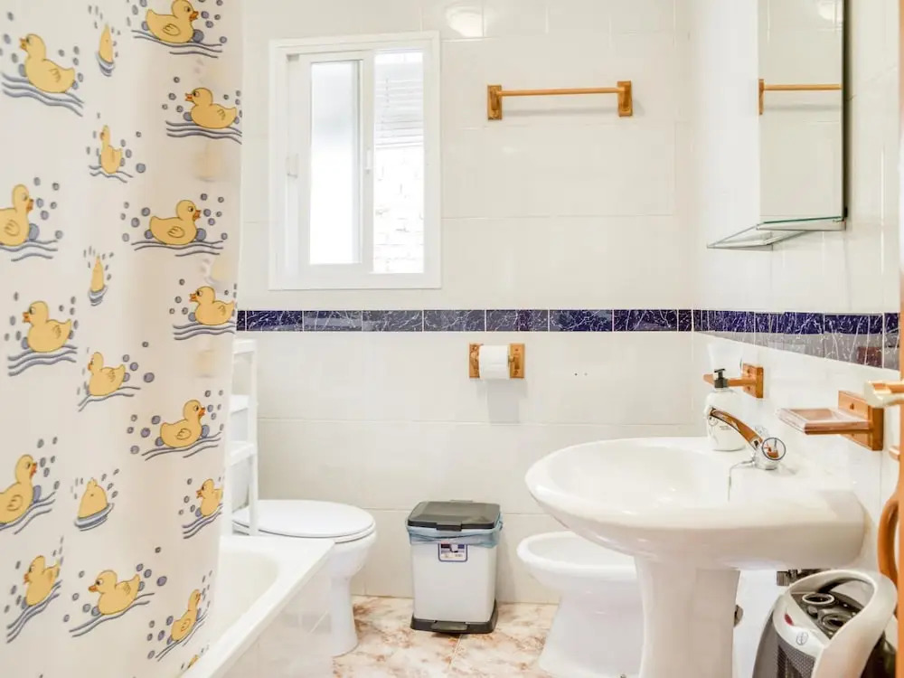 Quaint Holiday Home in El Bosque near Forest