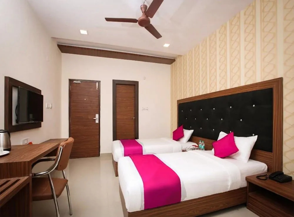 Nexstay Star Holiday Inn