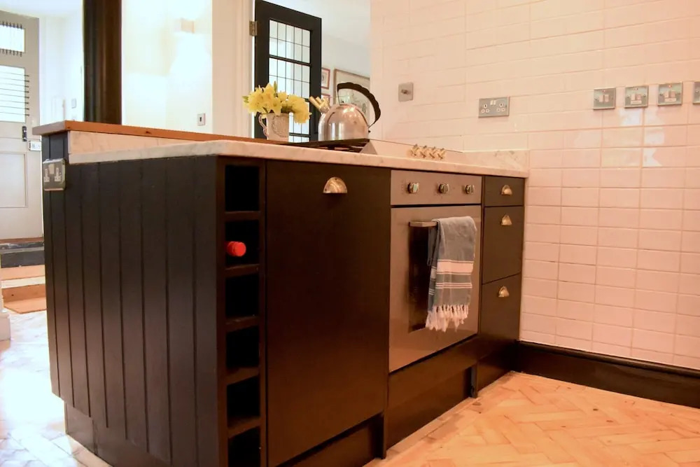 1 Bedroom Chelsea Flat With Communal Garden