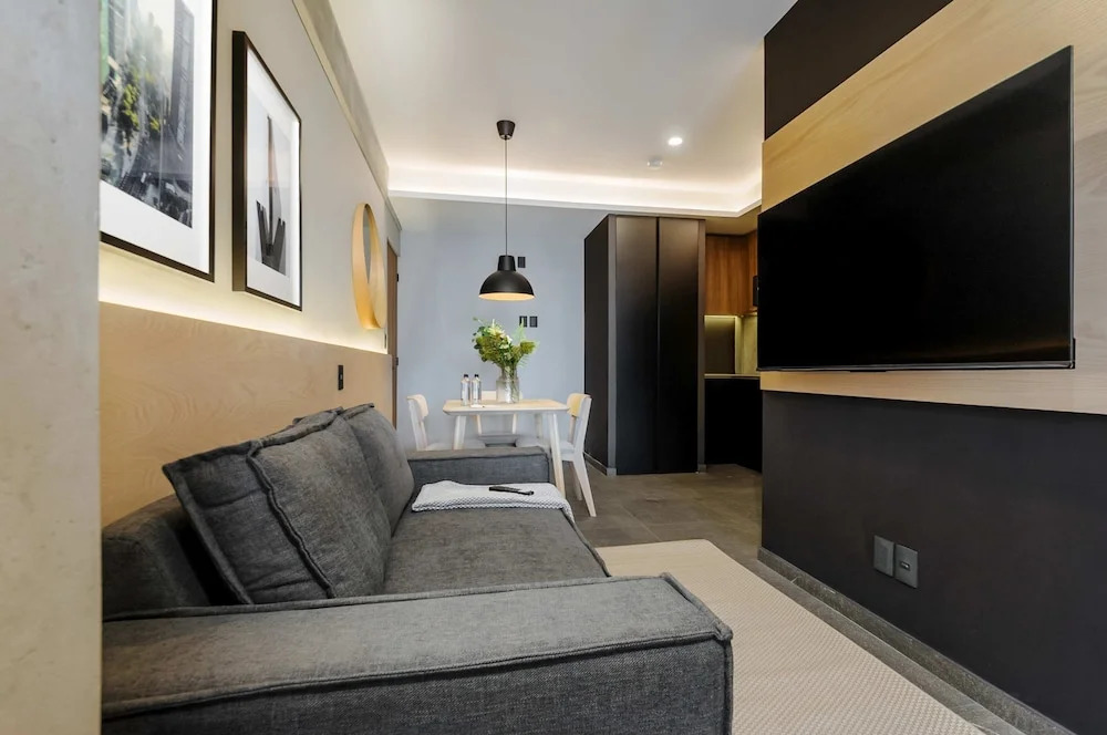 w Nest-style 1BR in Lively Tabacalera