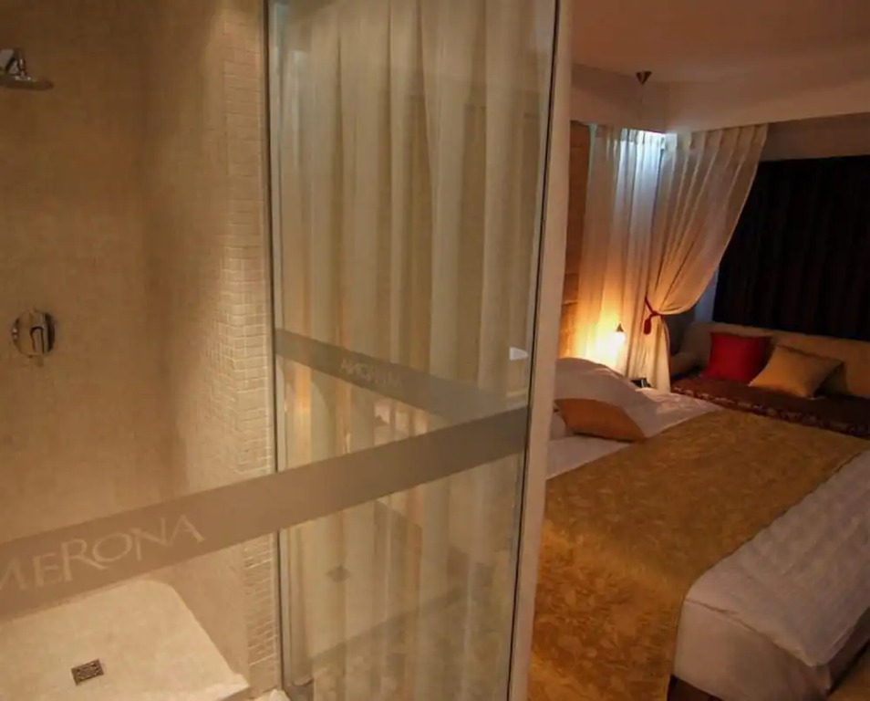 Merona Hotel