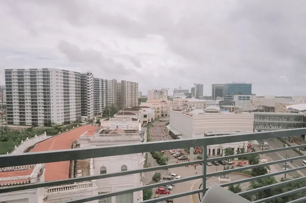 Luxurious Studio in Iloilo City with City Views