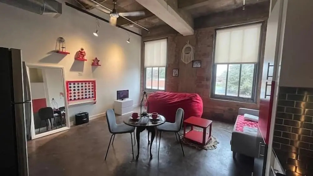 Artistico-Styled Studio Loft Sleeps 5