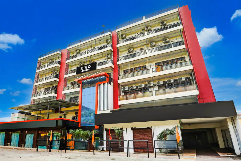 Super Hotel O Hyderabad Gate IIT BHU