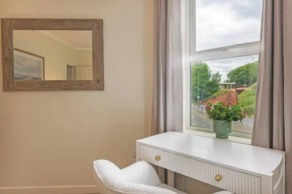 4 Guests - 20min to London - Free Parking - Petsok