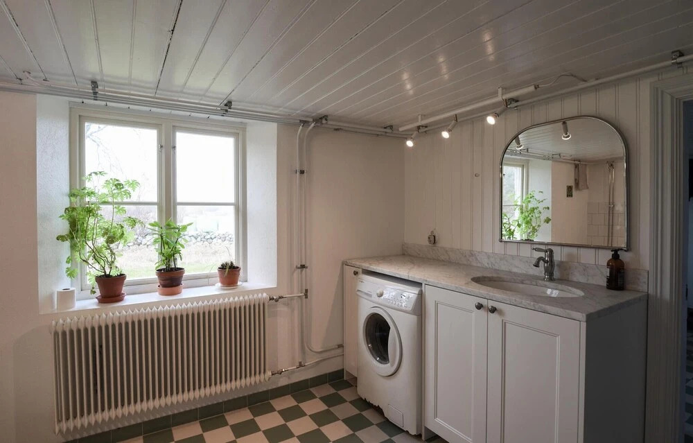 Nice Home in Hamburgsund With 5 Bedrooms and Wifi