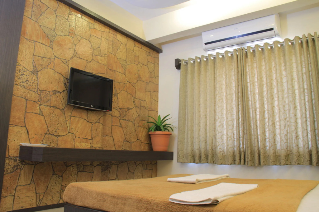 Hotel Sai Gurusthan