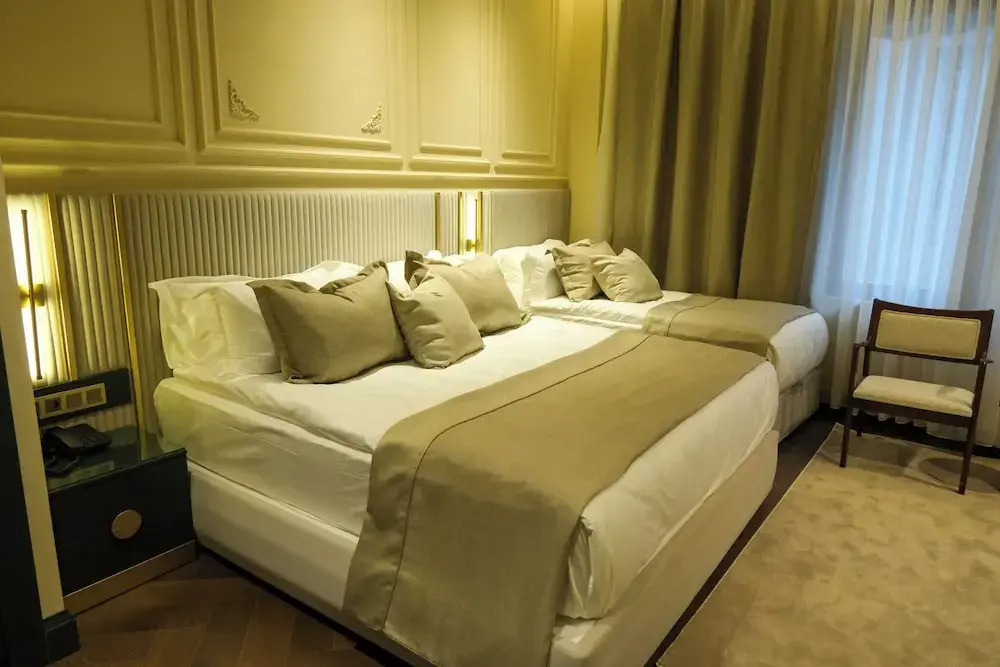 Sur Royals Hotel