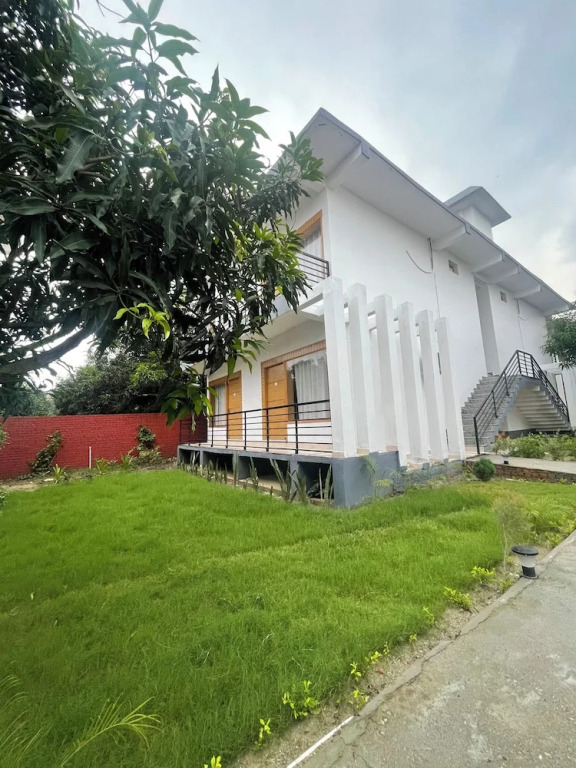 The White Oak Corbett Spa & Resort