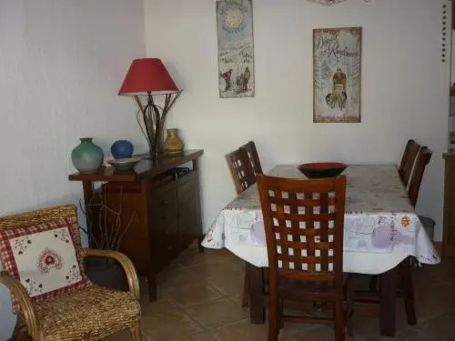 Apartment Chaleureux - Proche De Tout 1