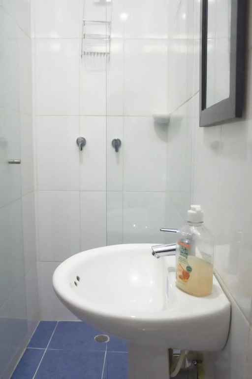 cozy apartment excellent location, air conditioning