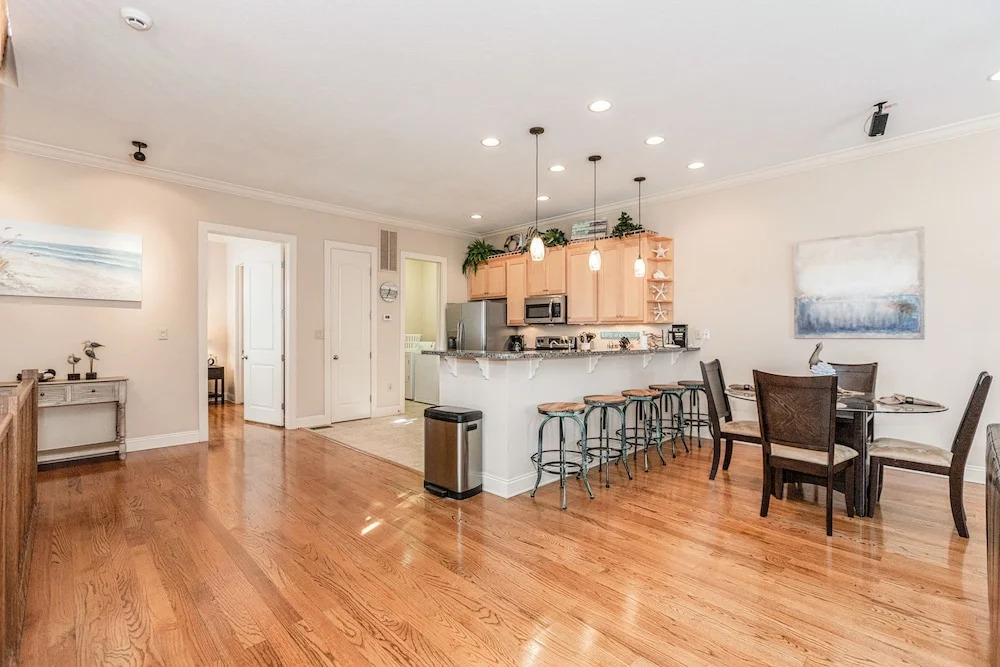 6240 Thomas Drive Townhouse 4 Bedrooms 4 Bathrooms Townhouse
