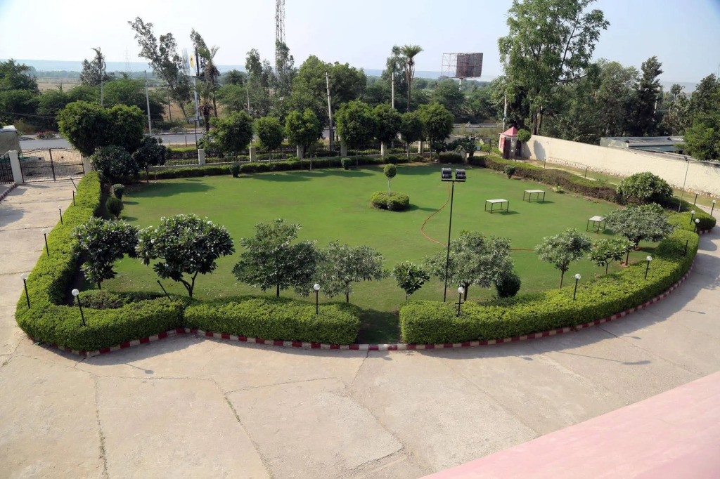 Pacific Inn Suryansh Hotel