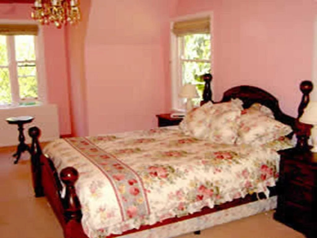 Birchwood Manor