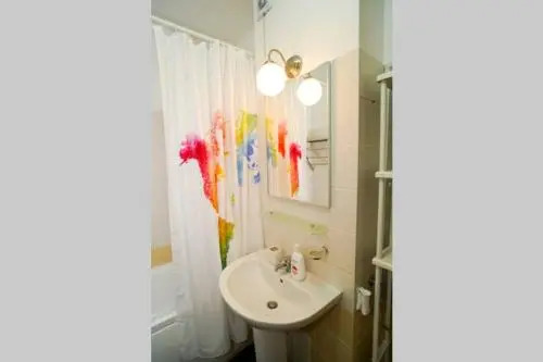 Sky Modern 1 Br Apt W/ Free Parking