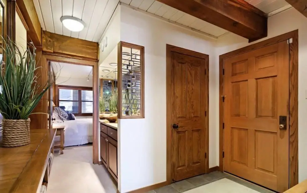 Snowmass Village 2 Bedroom Platinum-Rated Ski In, Ski Out Condo
