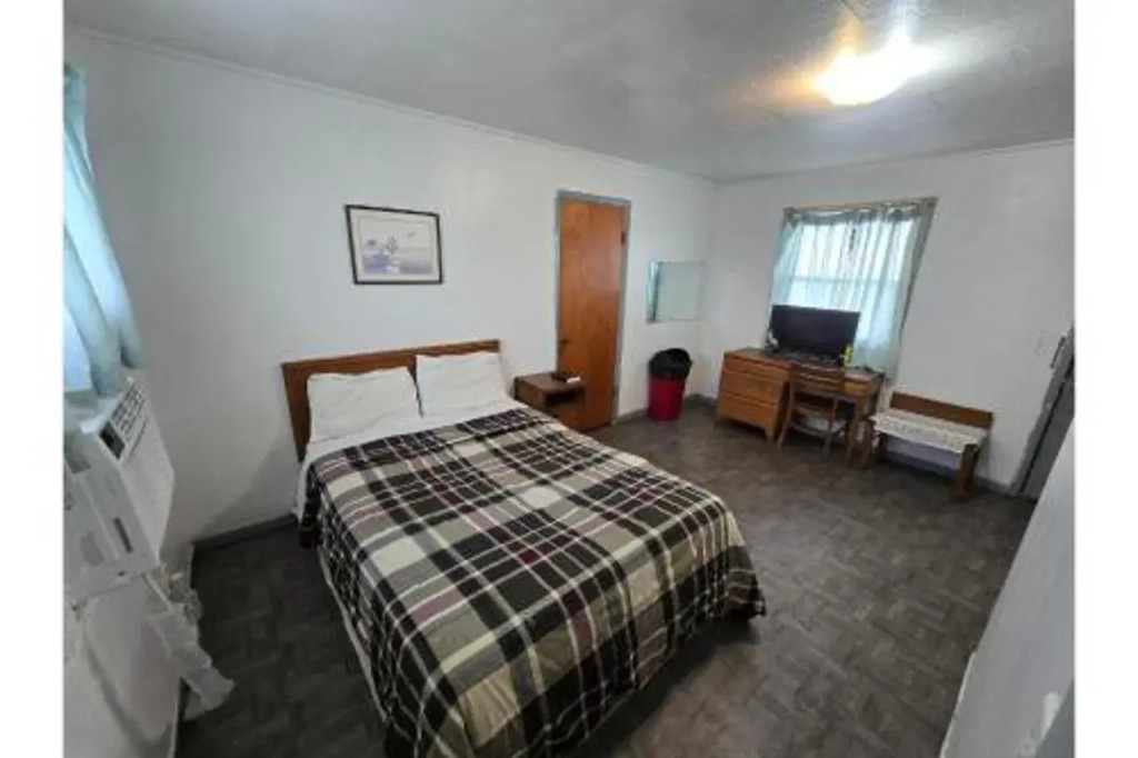OYO Sandman Inn