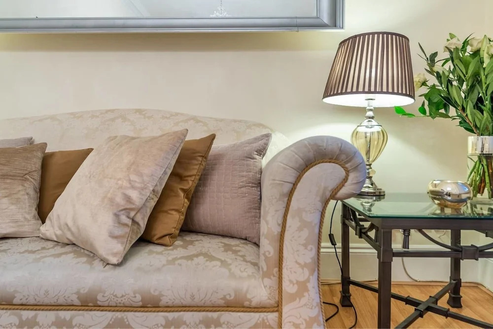 Luxury Private Apartment in Kensington