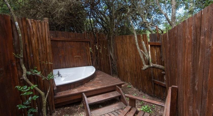 Woodlands Cottages & Camping