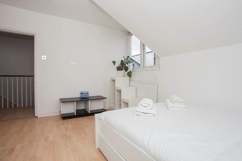 Amazing 2 Bed Just Minutes From Paddington