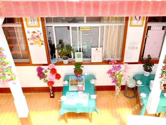 Longhe Yujia Hotel