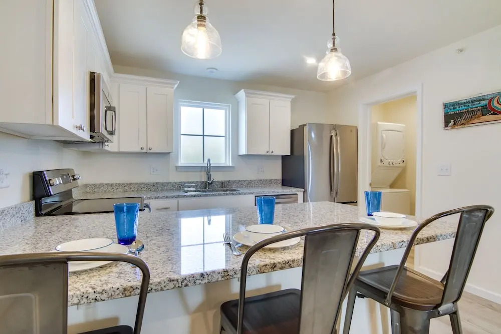 Community Pool Access: Rehoboth Beach Unit!