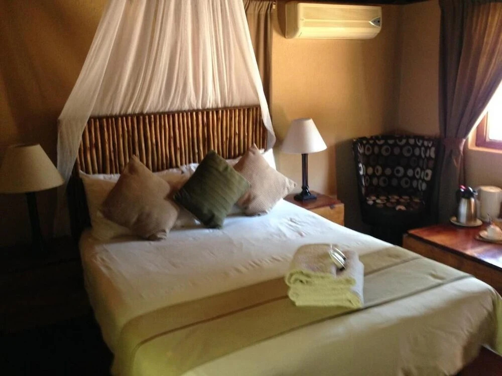 Phokoje Bush Lodge